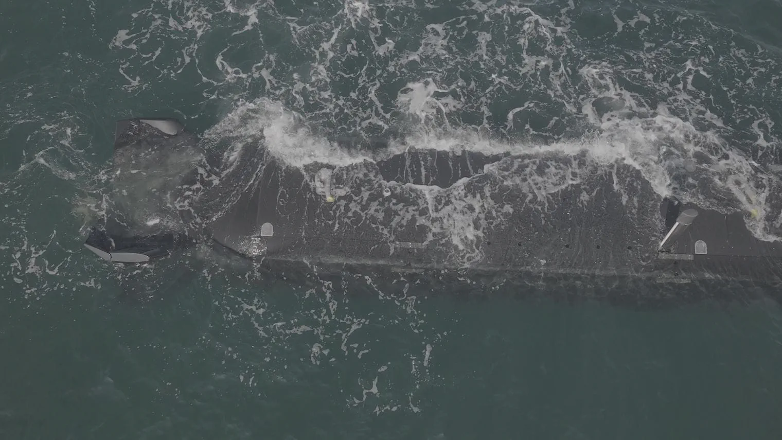 XV-Excalibur podczas wynurzenia. Źródło: Royal Navy